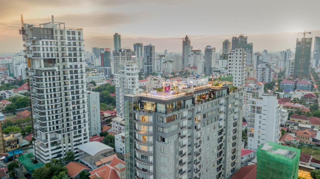 Ocean Hotel Phnom Penh Exterior photo