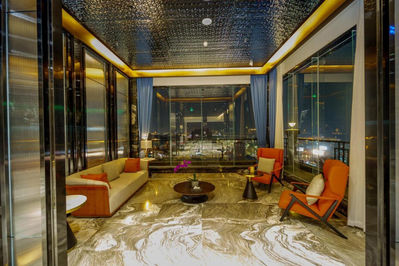 Ocean Hotel Phnom Penh Exterior photo